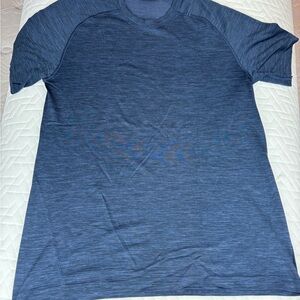 lululemon athletica Men's Heathered Navy Short-Sleeve Tee